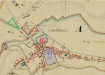 Plan cadastral de La Clayette en 1826. En rouge, emplacement des anciennes halles médiévales. En bleu, emplacement de la place du marché aux comestibles, aménagée à la fin du XIXe siècle. En vert, emplacement du champ de foire. - © Arch. dép. 71