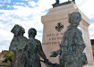 Monument de Paray : le poilu de 14-18, l'Alsace et la Lorraine regarde le soldat de 1870 - © PCB