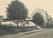 Vue de l'ancienne place du marché, aménagée à la fin du XIXe siècle, dans la rue principale de La Clayette - © Collection privée