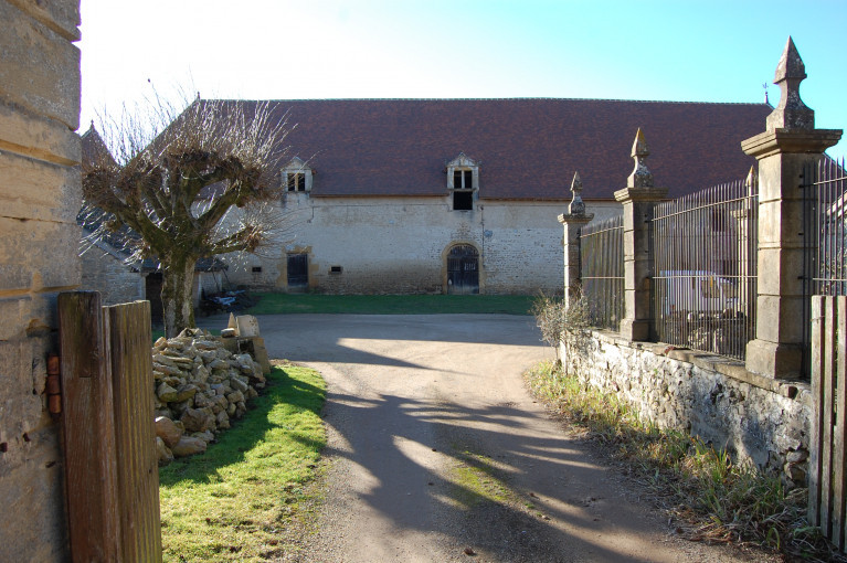 Vue de l'ancienne écurie - © PCB