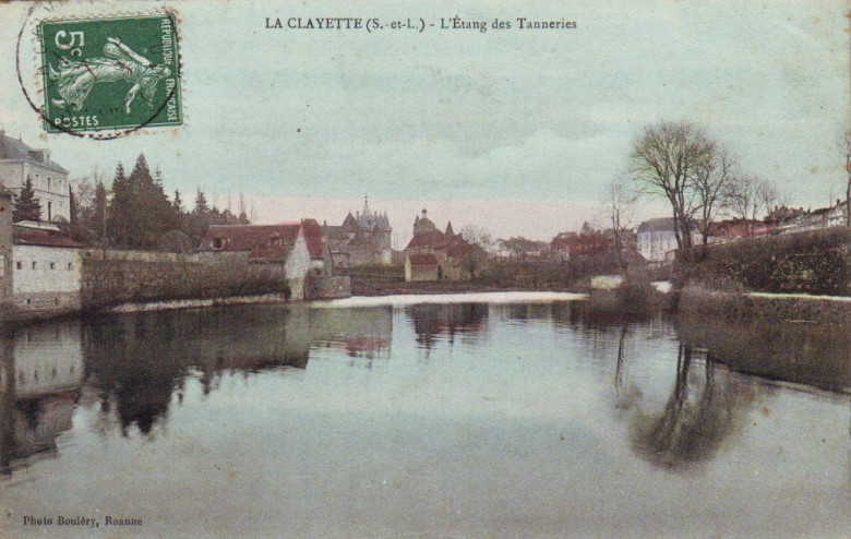 Vue sur l'étang des tanneries qui sera en partie comblé à partir des années 1960 - © Archives départementales 71